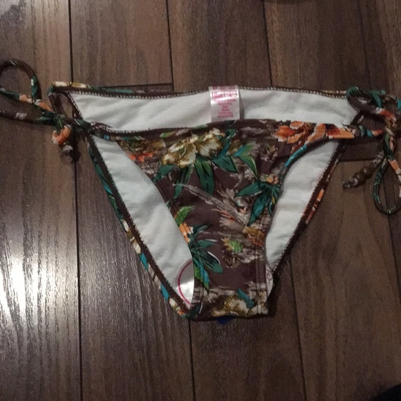 2CHILLIES St Barts 2 pc Swimwear Size 4 US - Picture 4 of 10